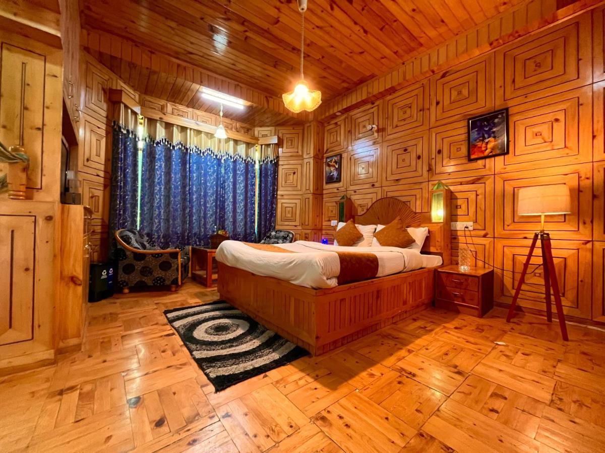 Woods Villa- A Luxury Mountains View Cottages Manāli Zewnętrze zdjęcie