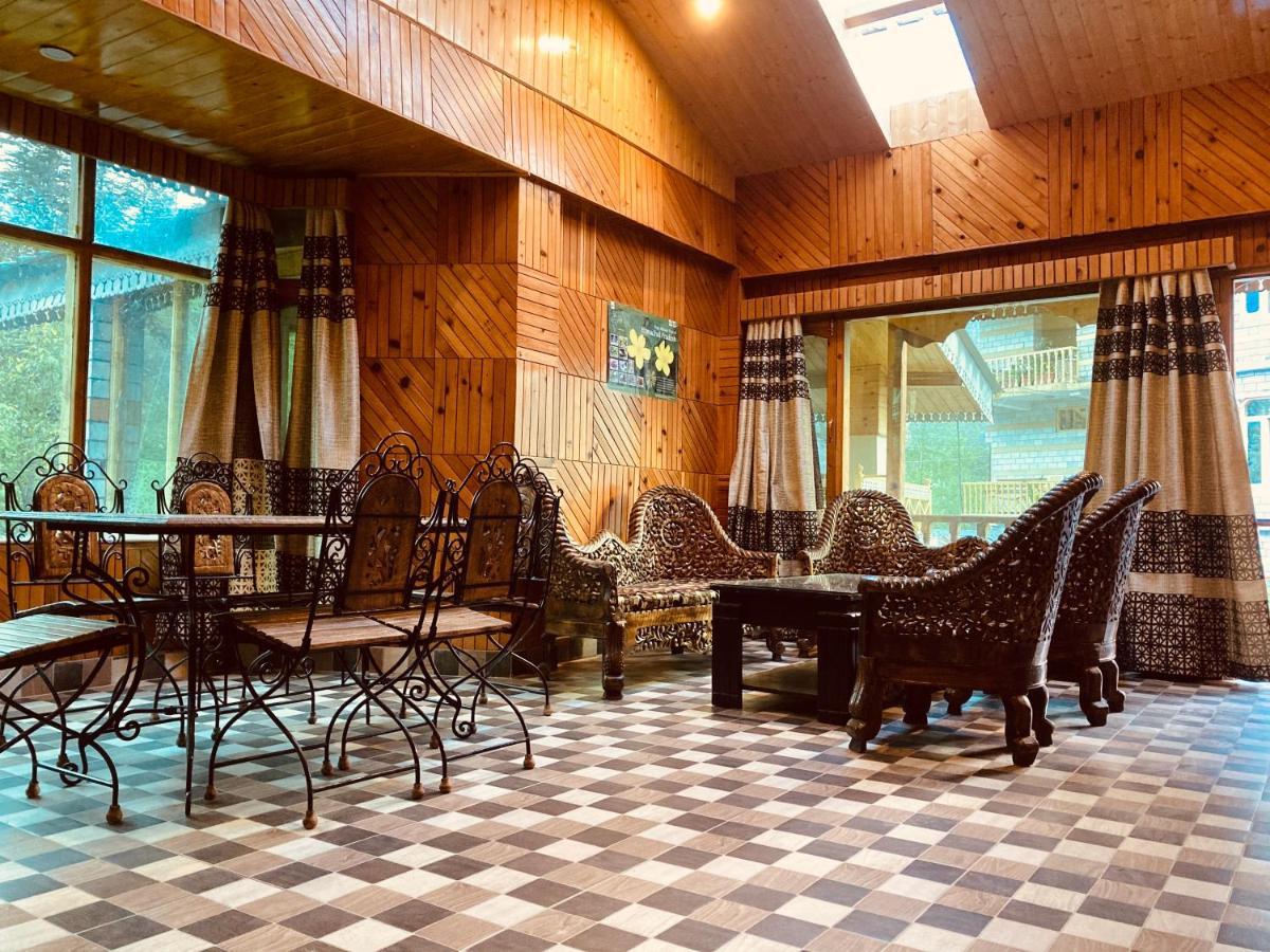 Woods Villa- A Luxury Mountains View Cottages Manāli Zewnętrze zdjęcie